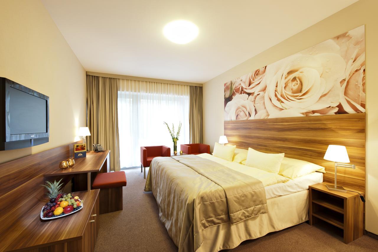 Hotel Velka Fatra Turčianske Teplice Buitenkant foto